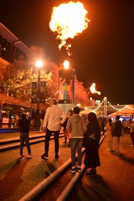 Gas balls on Crown Promenade