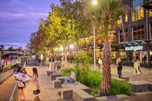 Southbank Promenade at Southgate