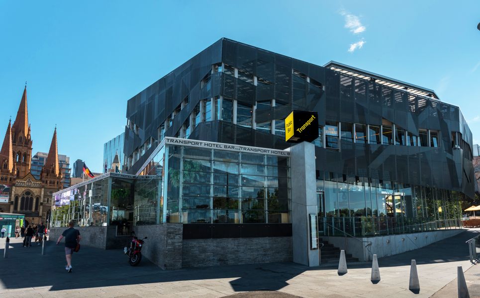 Sports crowd, Transport Hotel